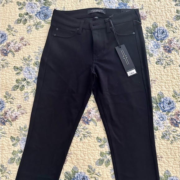Liverpool stretchy jeans. New! Never worn - Picture 3 of 4